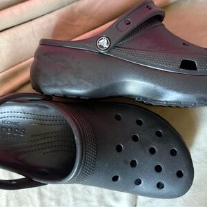 CROCS Black Classic Slip-On Clogs